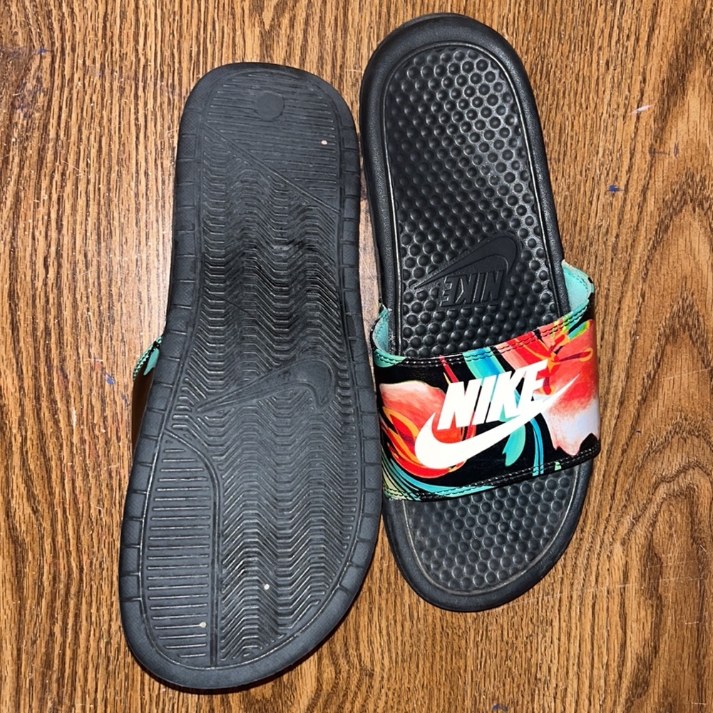 Nike slides - Picture 2 of 2